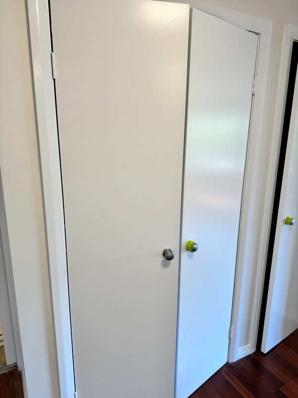 Interior doors and architraves finished in satin white
